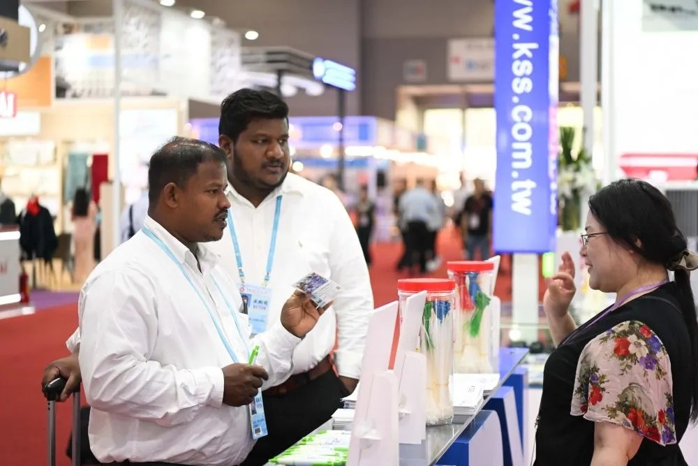 3_1713749338511627198.jpg 3_1713749338511627198.jpg